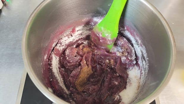 making blueberry pie with frozen blueberries