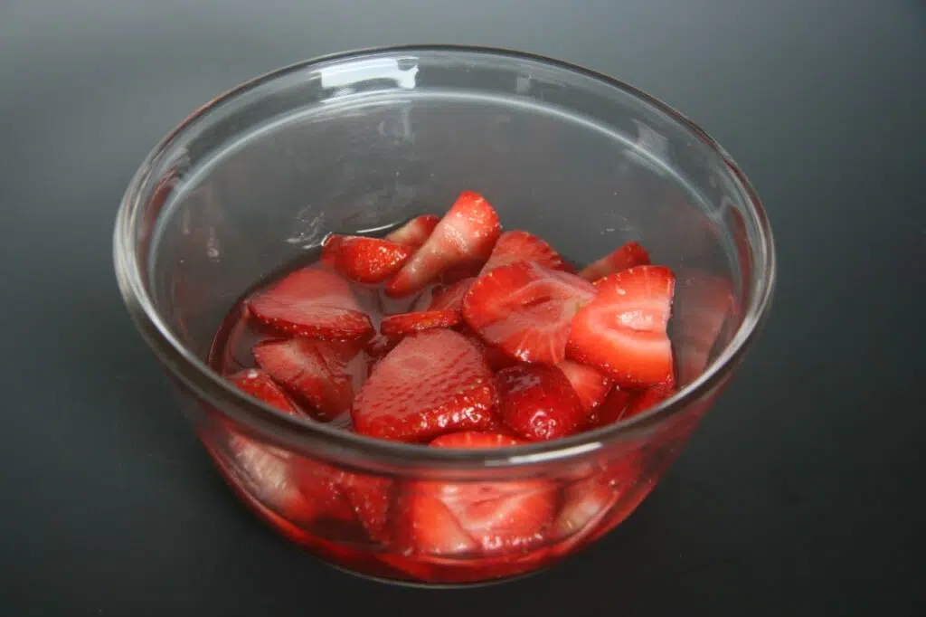 how to macerate strawberries