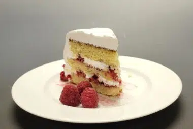 vanilla with raspberry filling cake