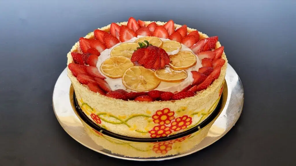 cake with Bavarian cream filling and fruit