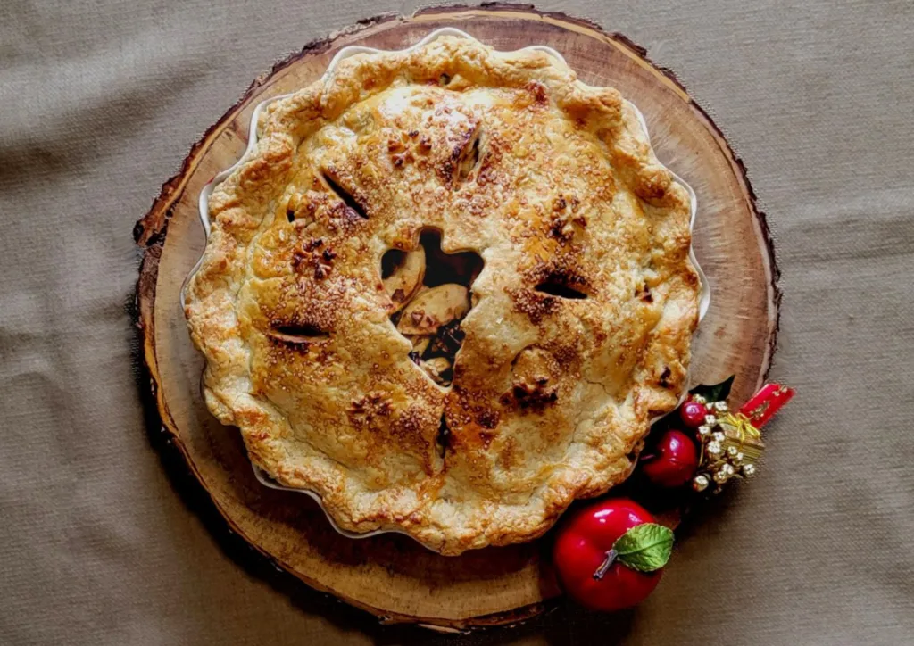 apple cranberry pie from dessertswithstephanie.com