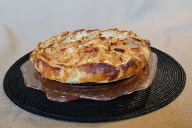 apple cream cheese tart from dessertswithstephanie.com