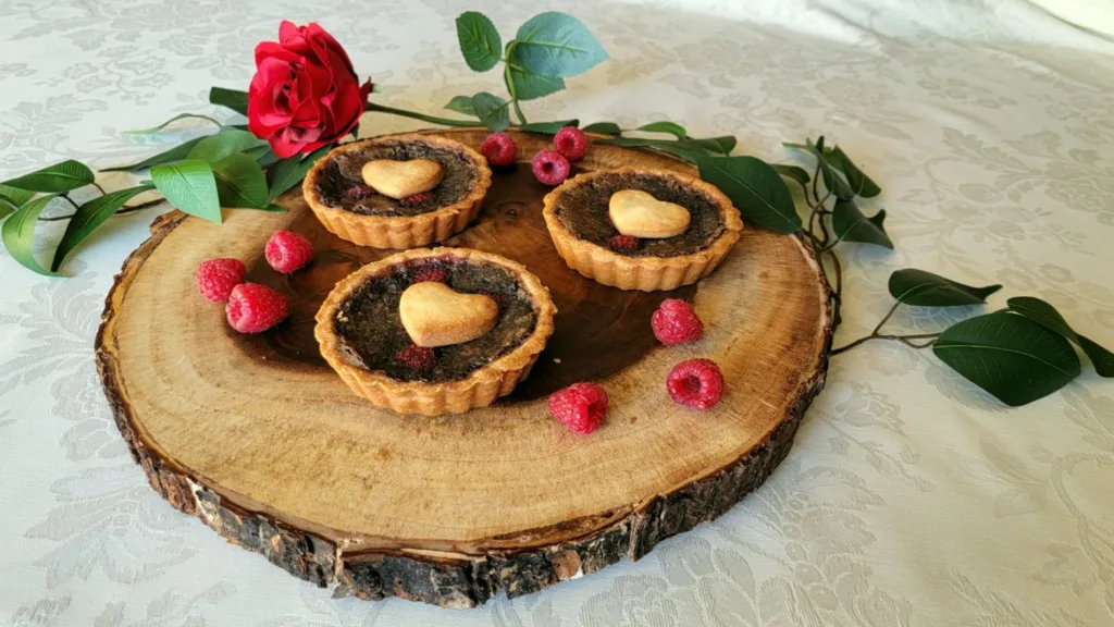 valentines day tarts from dessertswithstephanie.com