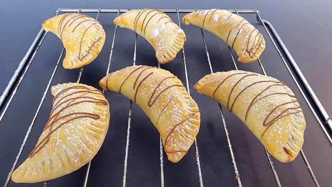 The BEST Flaky Banana Nutella Croissant Roll Recipe - 20 Minutes