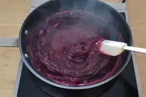 berry tart slurry in saucepan