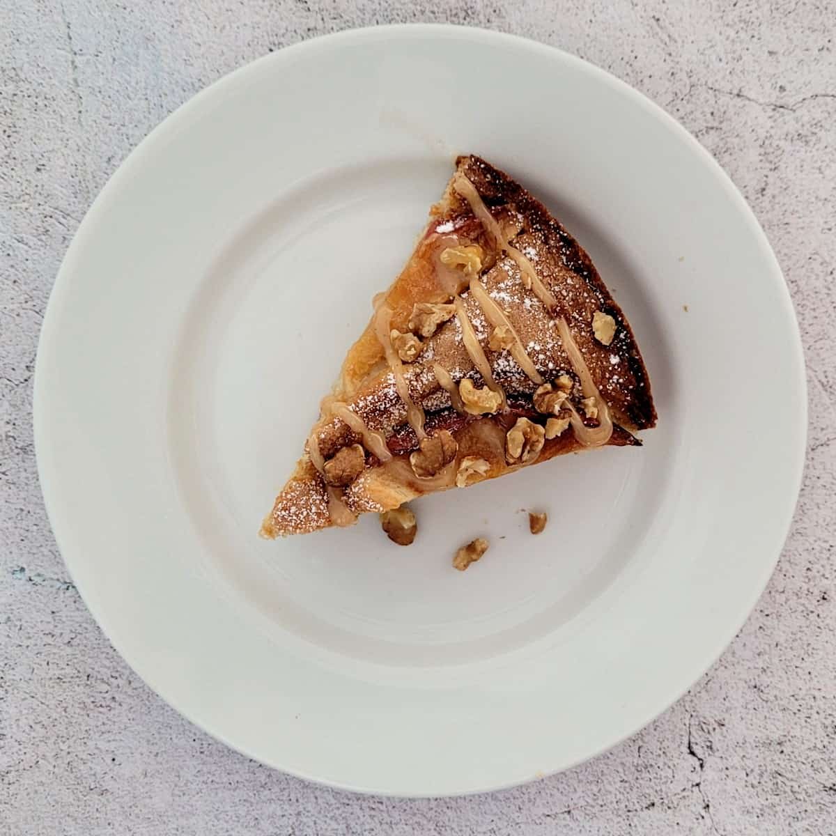 apple cake with walnuts and caramel