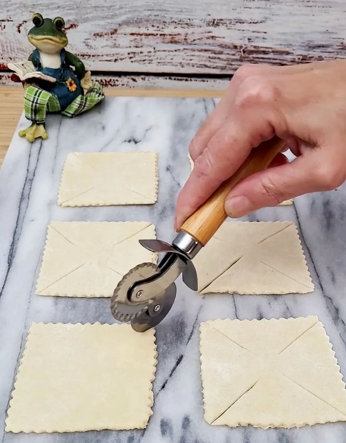 how to cut puff pastry
