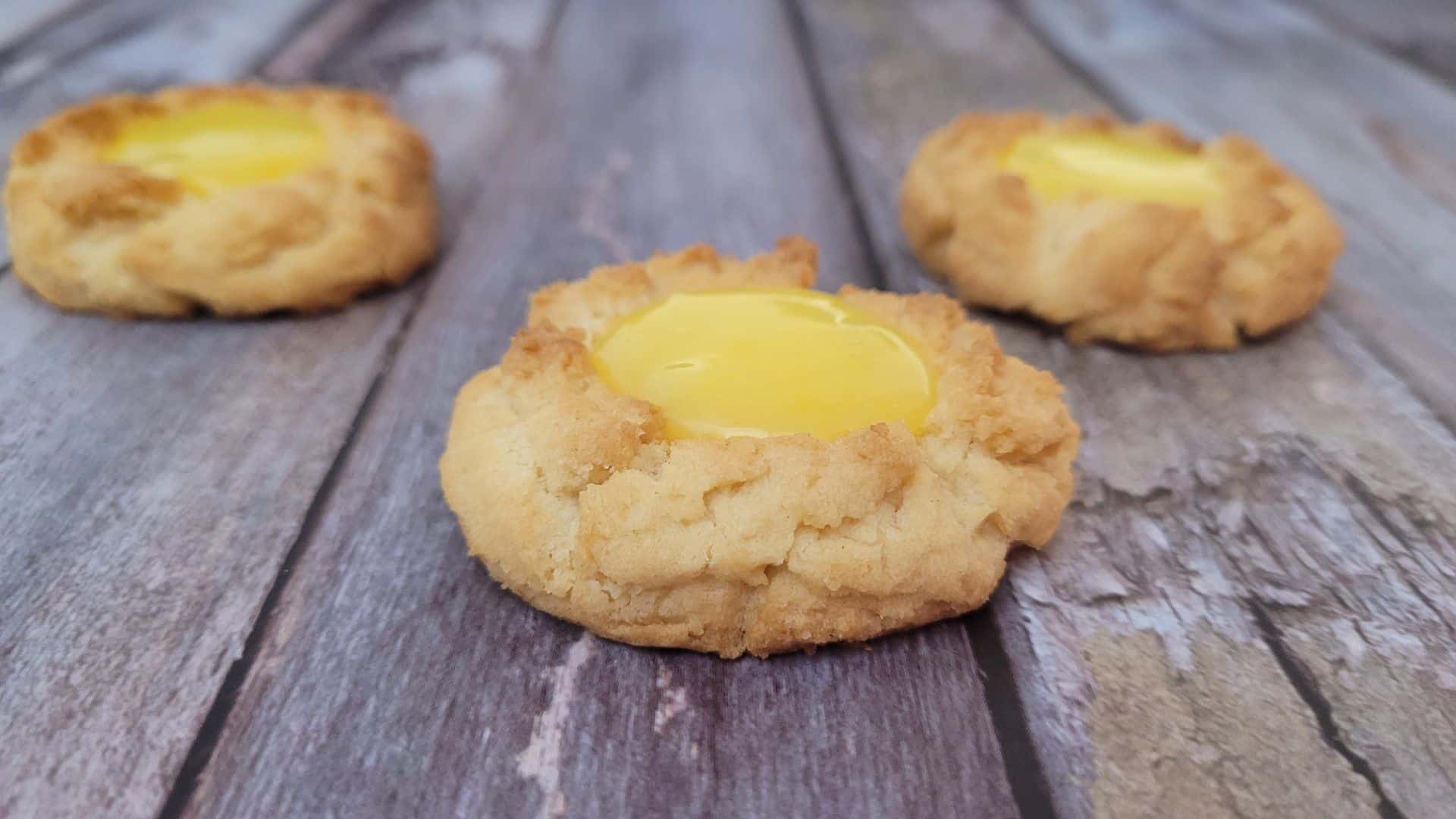 thumbprint cookies with lemon curd