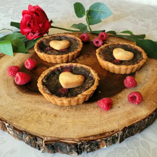 raspberry and chocolate Valentines tartlets