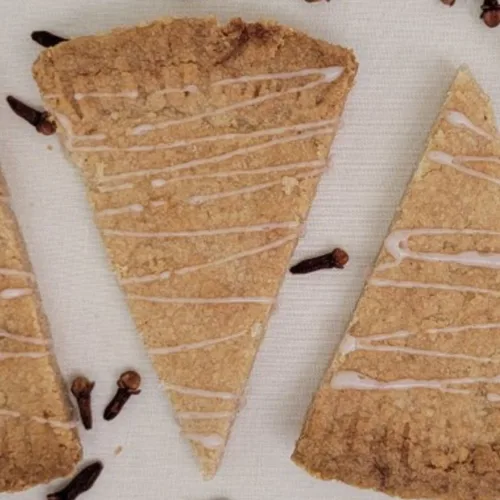 shortbread cookie wedges with cloves and cinnamon