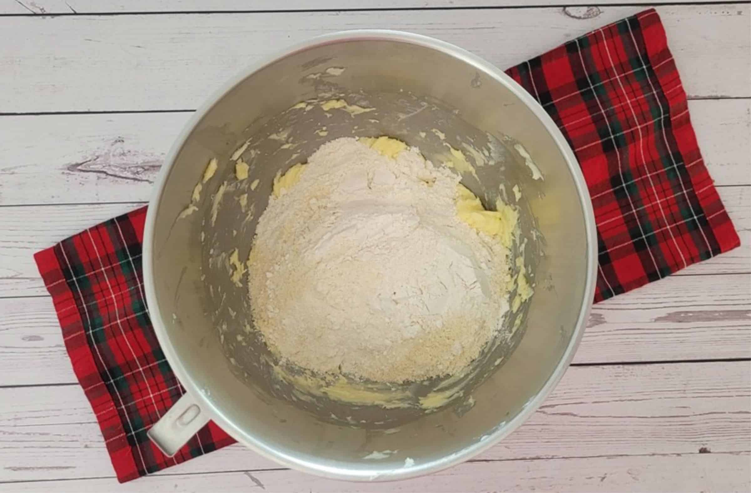 flour, almond flour, cinnamon and salt added to mixing bowl