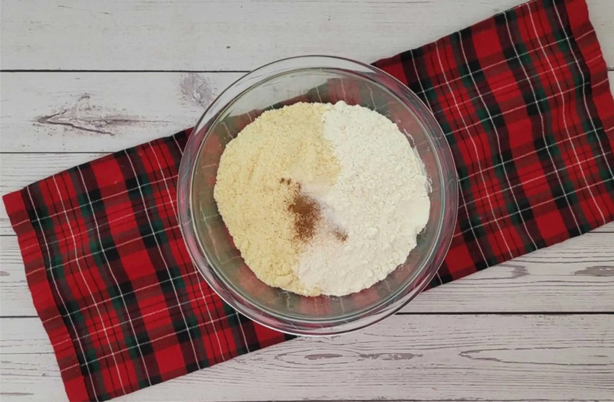 all purpose flour, almond flour, cinnamon and salt combined in a glass bowl