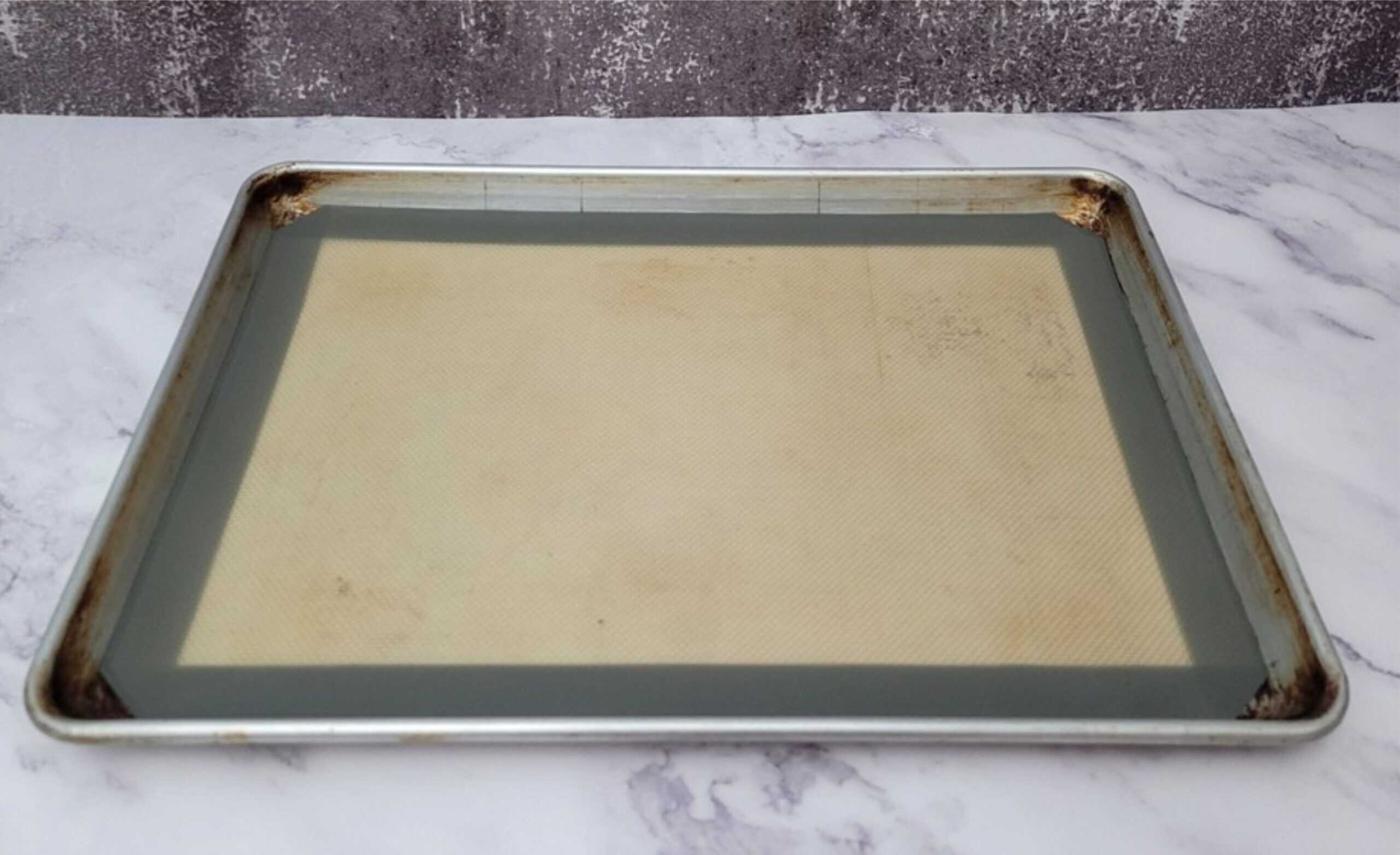 sheet pan with a silicone mat