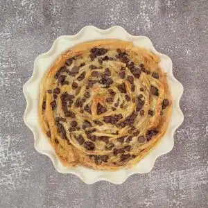 overhead view of baked banana chocolate crinkle pie