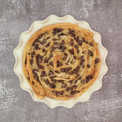 overhead view of baked banana chocolate crinkle pie