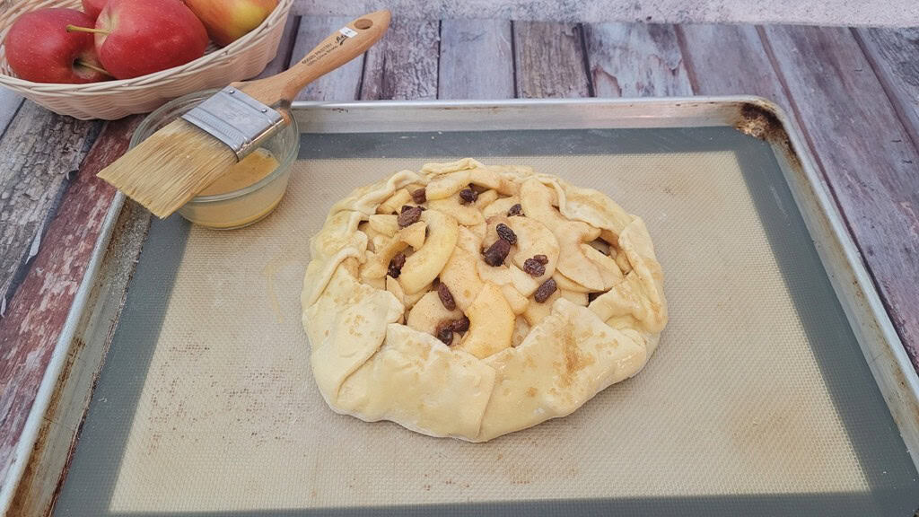 apple raisin galette assembled and ready for baking