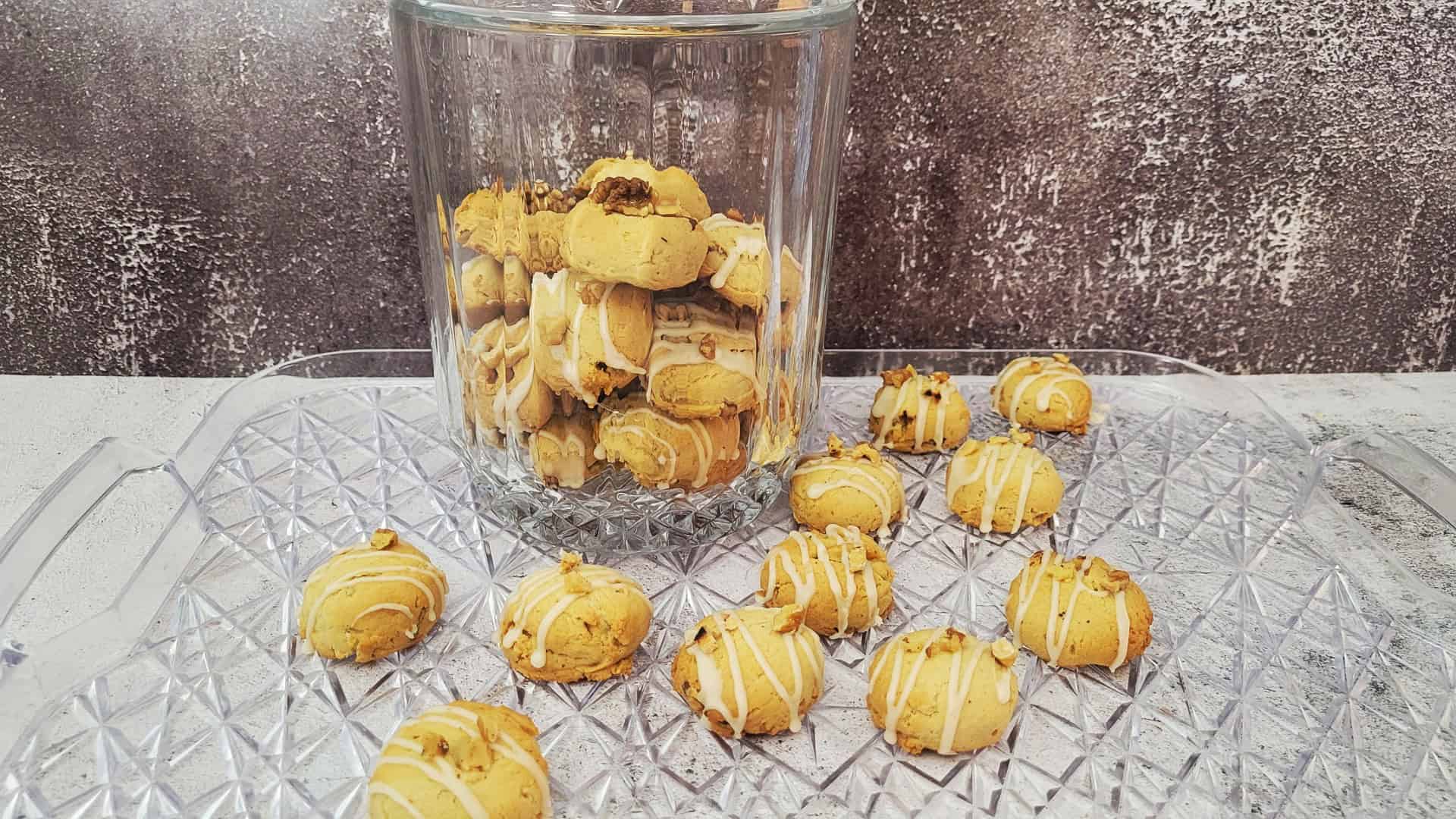 maple cookies on a serving tray