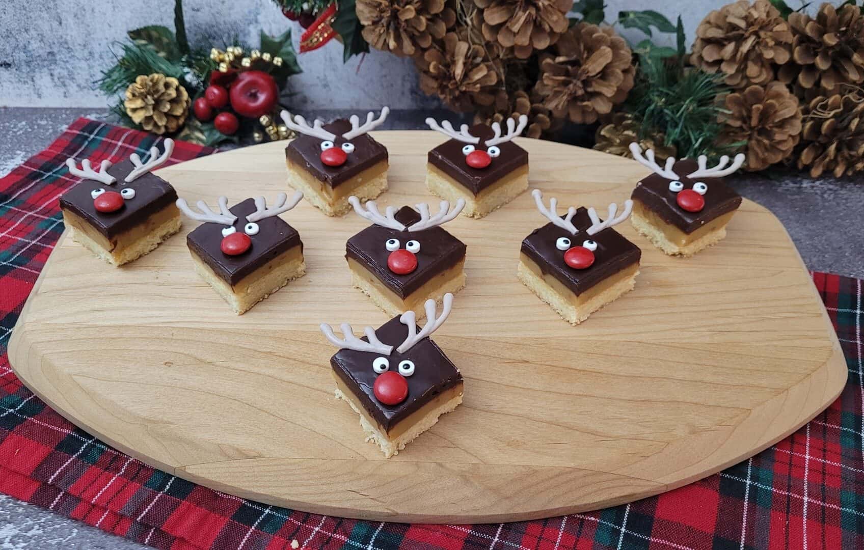 platter with shortbread caramels decorated like reindeer