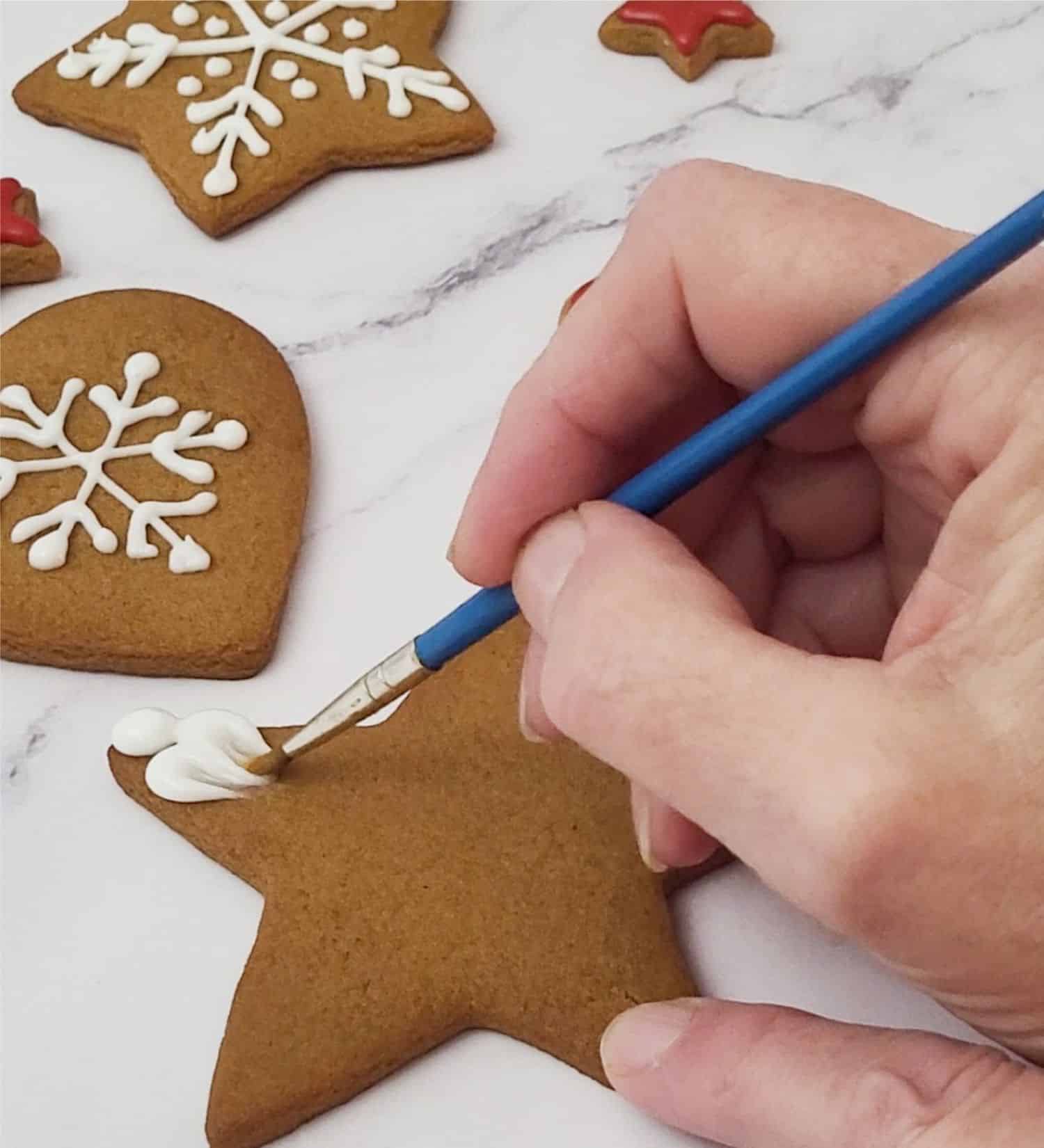 decorating cookies with royal icing