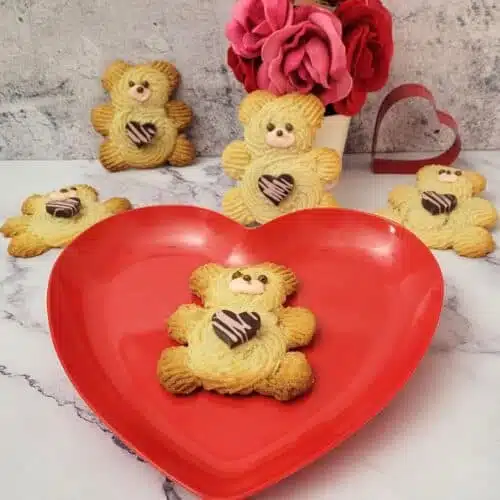 Valentine's Day butter cookies shaped like bears